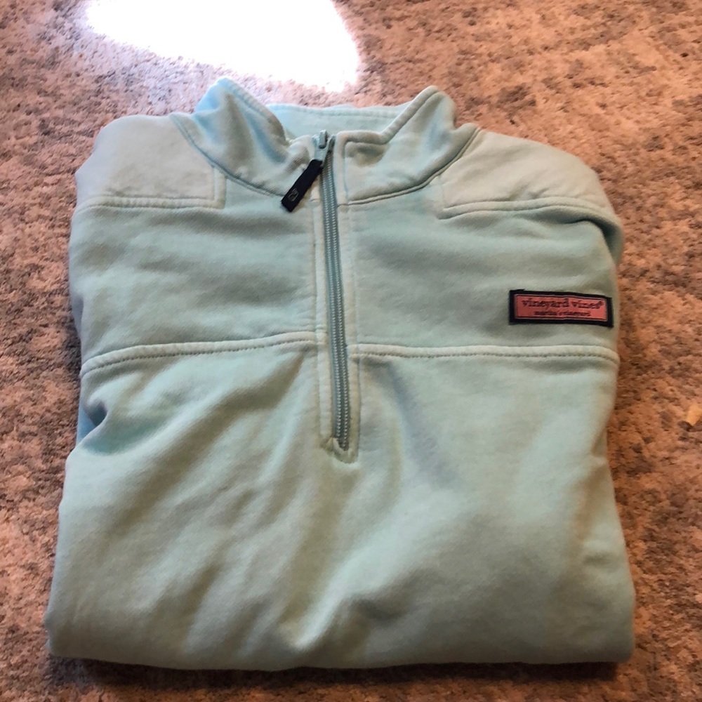 Vineyard vines sweatshirt